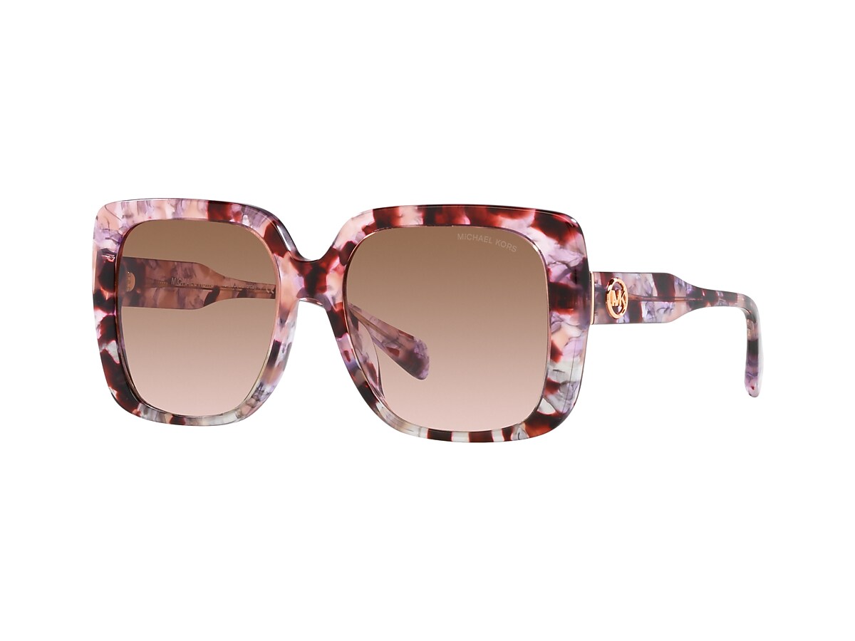 725125395755_030A.png?impolicy  