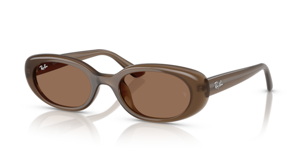 Óculos de sol Ray-Ban Bio-based RB4441D, formato redondo, armação em injetado marrom opala fosco, lente marrom escuro