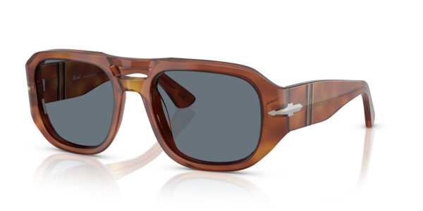 Óculos de sol Persol Vincent PO3373S, formato oval, armação em acetato terracota, lente azul claro cristal