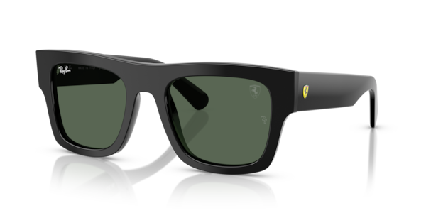 Óculos de sol Ray-Ban Scuderia Ferrari Collection RB2217M, formato quadrado, armação em acetato preto, lente verde escura
