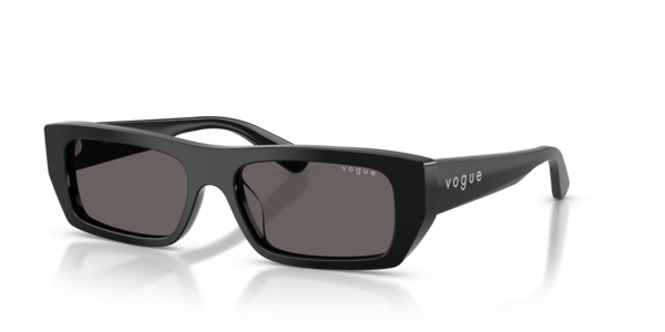 Óculos de sol Vogue Eyewear VO5657SU, formato retangular, armação em acetato biobaseado preto, lente fumê preto