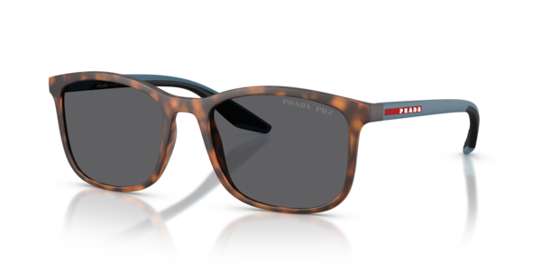 Óculos de sol Prada Linea Rossa PSA08S, formato retangular, armação em nylon tartaruga e azul, lente cinza escura