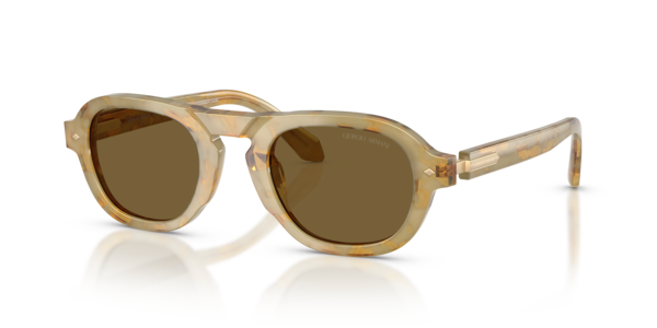Óculos de sol Giorgio Armani AR8244, formato oval, armação em acetato bege, lente marrom