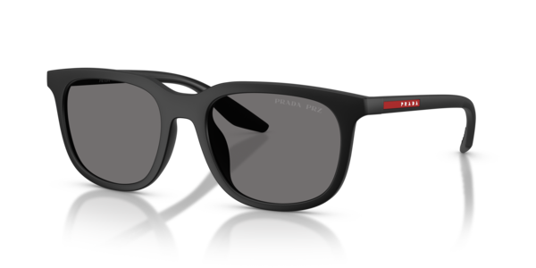Óculos de sol Prada Linea Rossa PSB09SU, formato retangular, armação em material injetado preto fosco, lente cinza polarizada