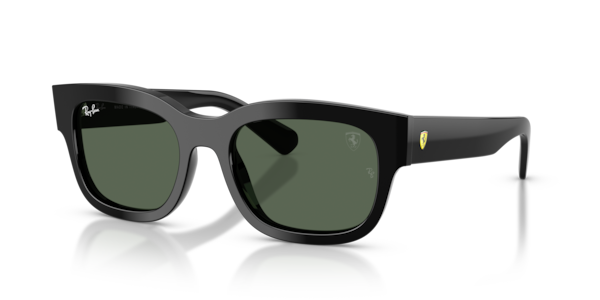 Óculos de sol Ray-Ban Scuderia Ferrari Collection RB2228M, formato quadrado, armação em acetato preto, lente verde escura