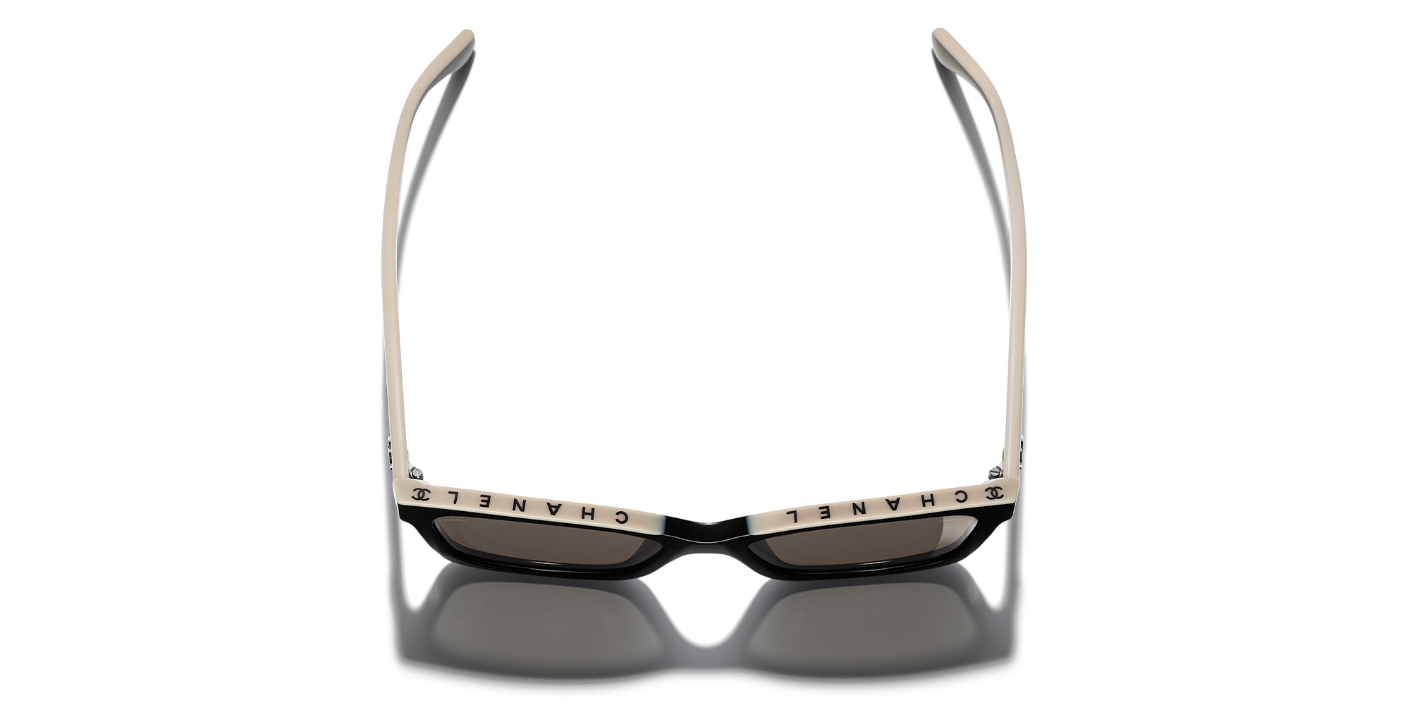 chanel sunglasses black white