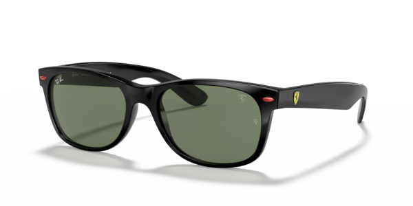 Óculos de sol Ray-Ban Scuderia Ferrari Collection RB2132M, formato quadrado, armação em injetado preto, lente verde g-15
