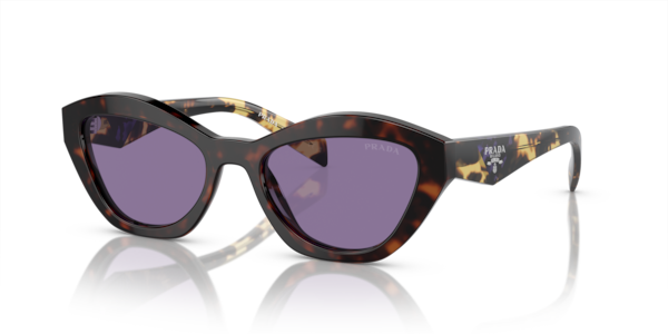 Óculos de sol Prada Logo PRA02S, formato cat-eye, armação em acetato havana, lente íris degradê