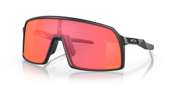 Óculos de sol Oakley Sutro, formato retangular, armação em o-matter preto fosco, lente prizm trail torch