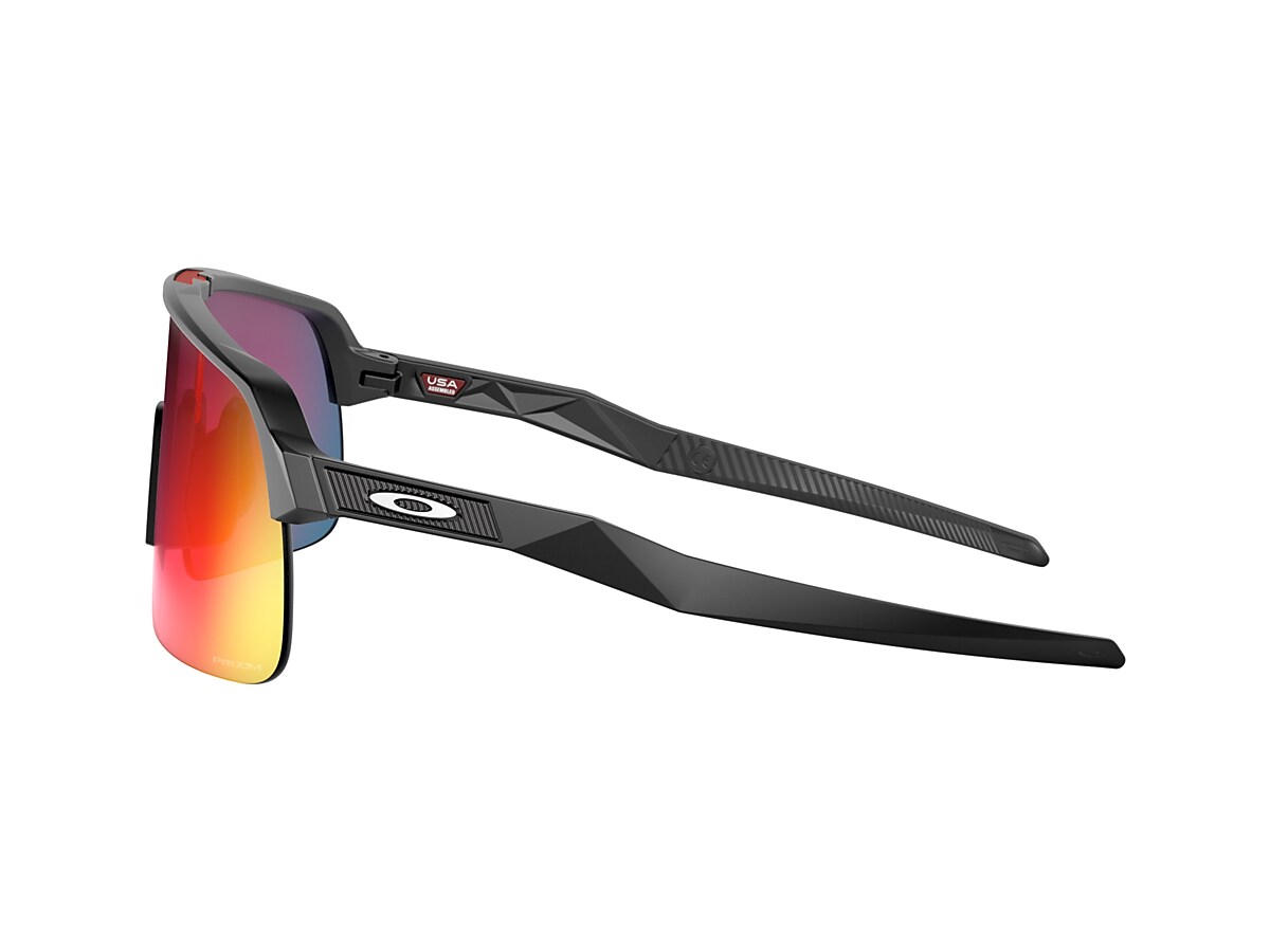 Oakley OO9463 Sutro Lite M (0 - 139) with Violet lenses and Oakley OO9463 Sutro Lite M (0 - 139) with Violet lenses and