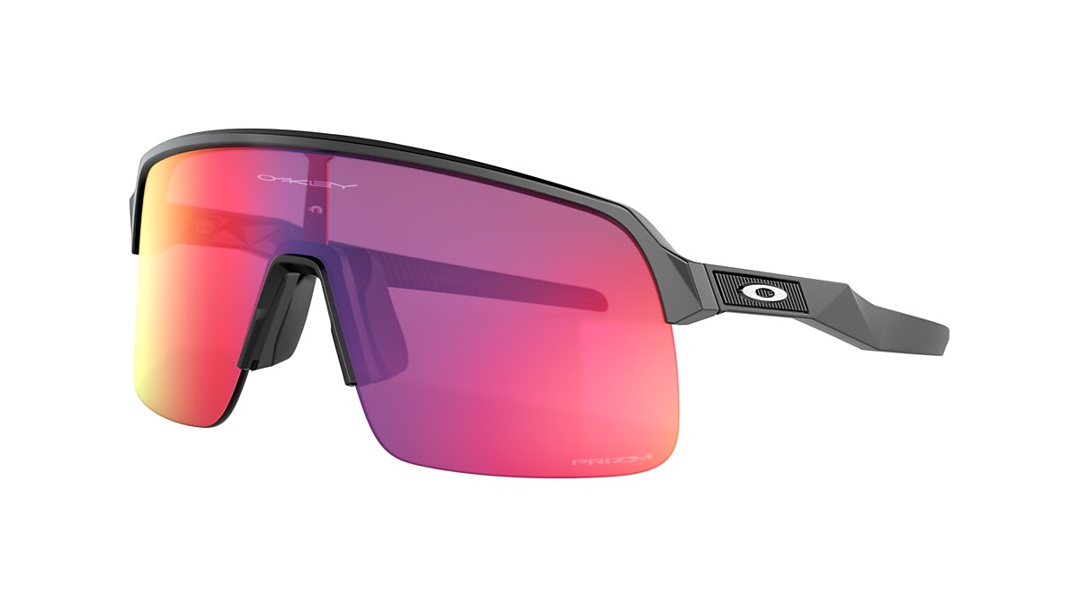Oakley OO9463 Sutro Lite M (0 - 139) with Violet lenses and Oakley OO9463 Sutro Lite M (0 - 139) with Violet lenses and