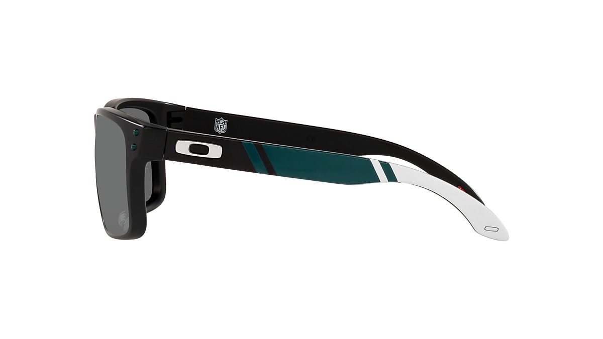 Oakley OO9102 Philadelphia Eagles Holbrook™ 57 Prizm Black & Matte Black  Sunglasses | Sunglass Hut USA